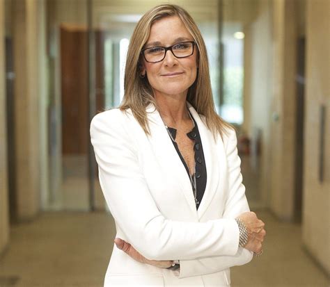 angela burberry|Angela Ahrendts .